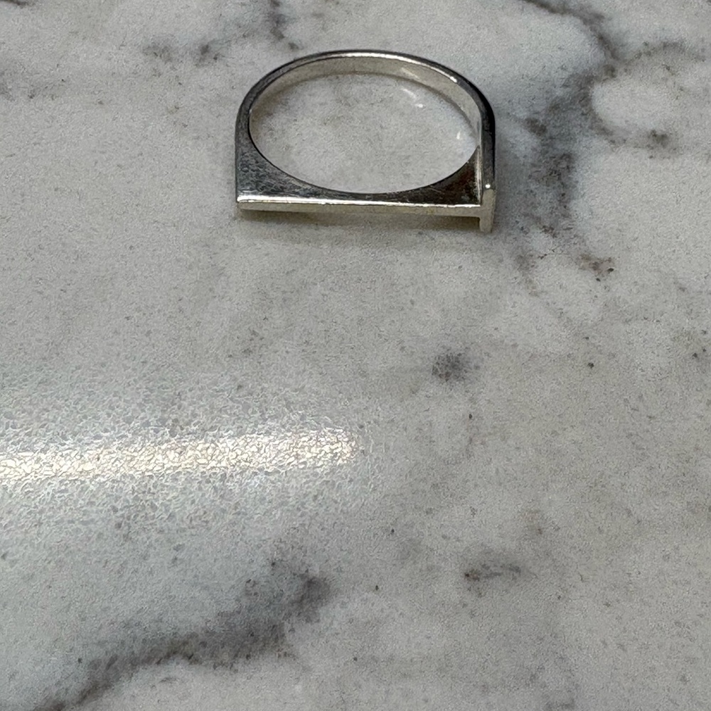 Sterling Silver Initial “T” Ring Size 9 - image 5